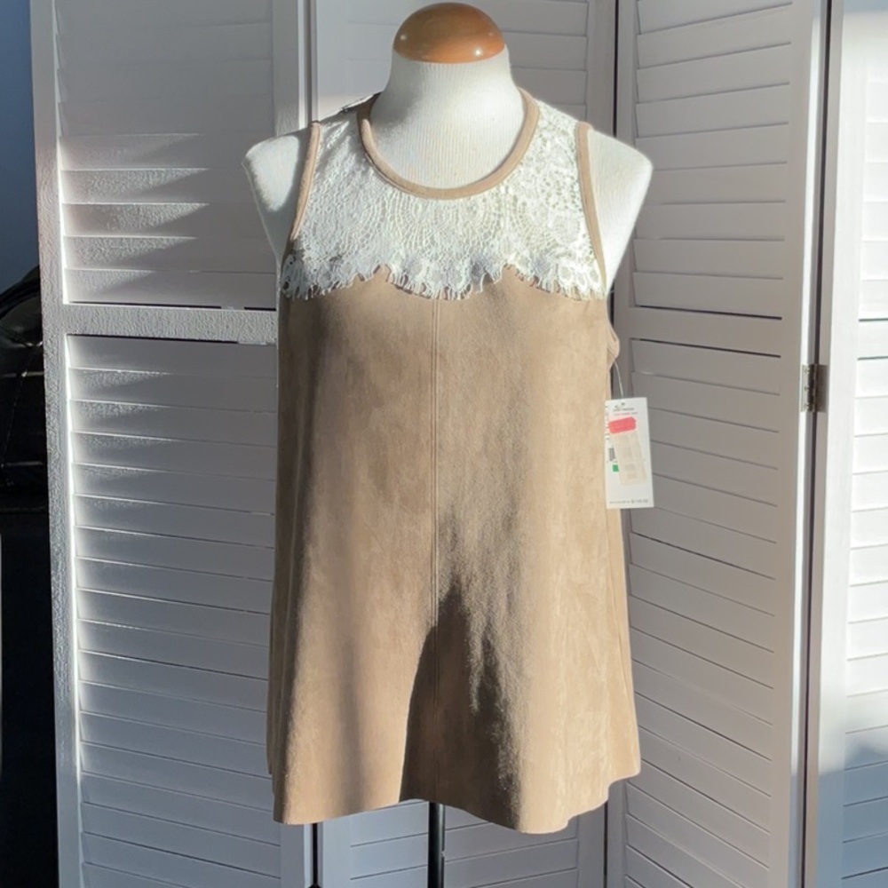Chic Lace-Trimmed Tan Sleeveless Top